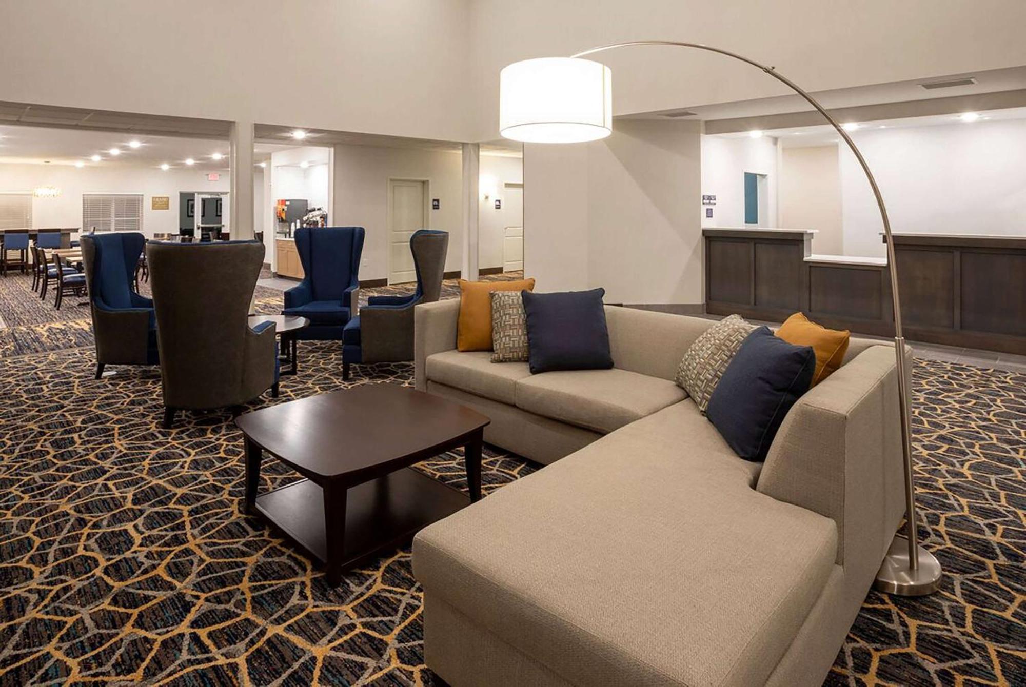 Little Crow Resort & Conference, Trademark By Wyndham Spicer Extérieur photo