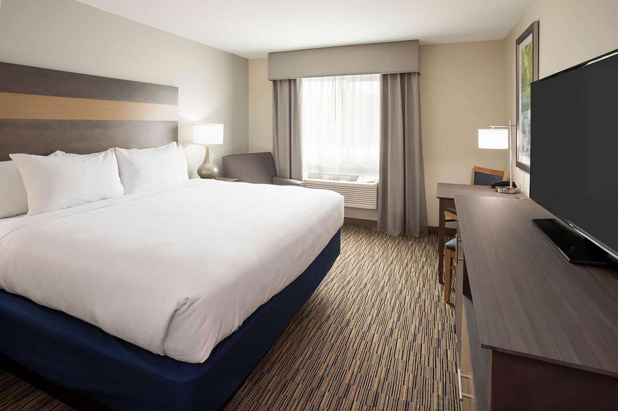 Little Crow Resort & Conference, Trademark By Wyndham Spicer Extérieur photo