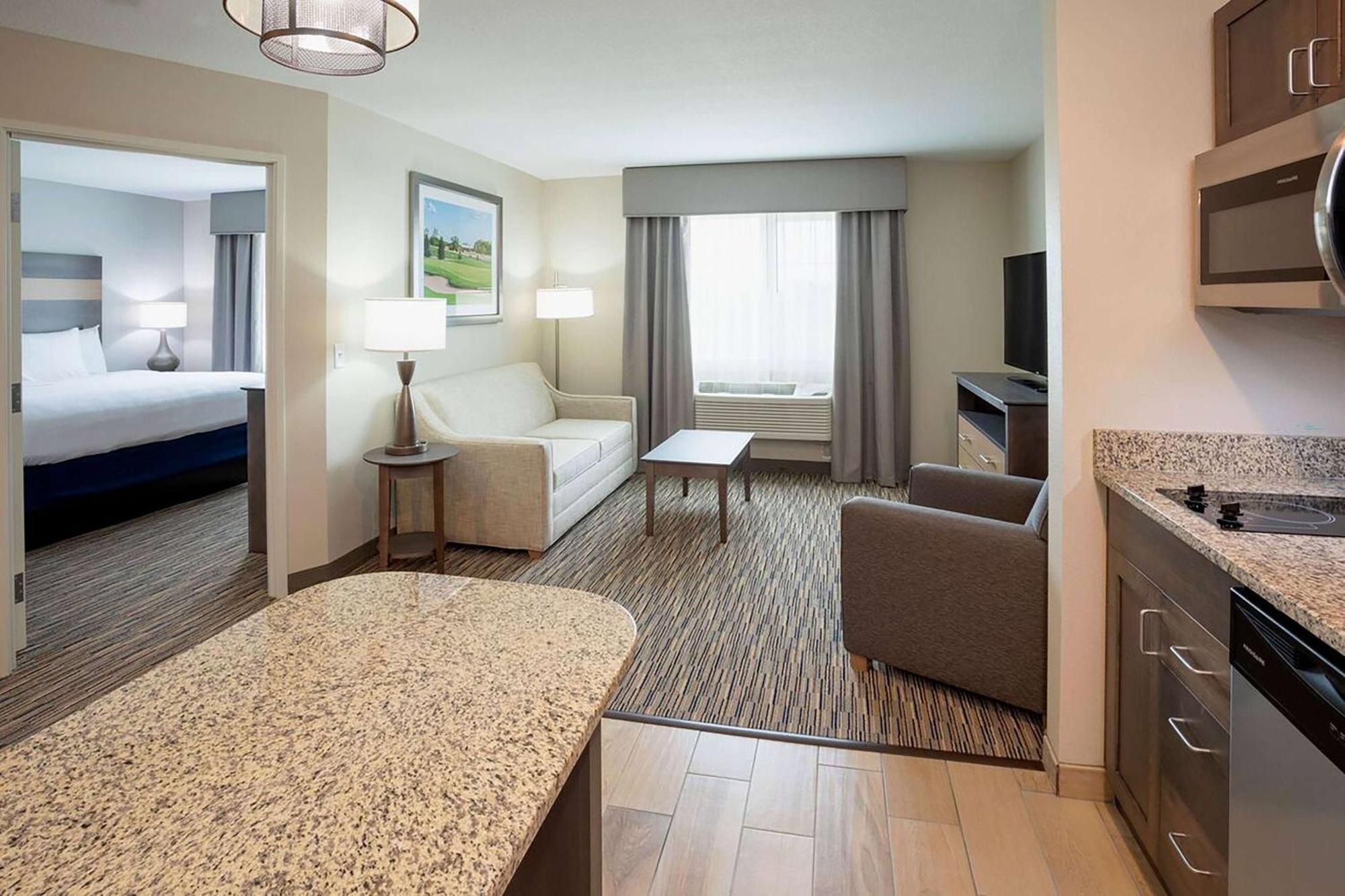 Little Crow Resort & Conference, Trademark By Wyndham Spicer Extérieur photo