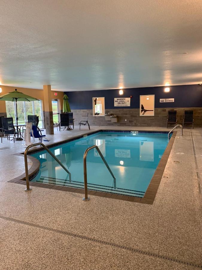 Little Crow Resort & Conference, Trademark By Wyndham Spicer Extérieur photo