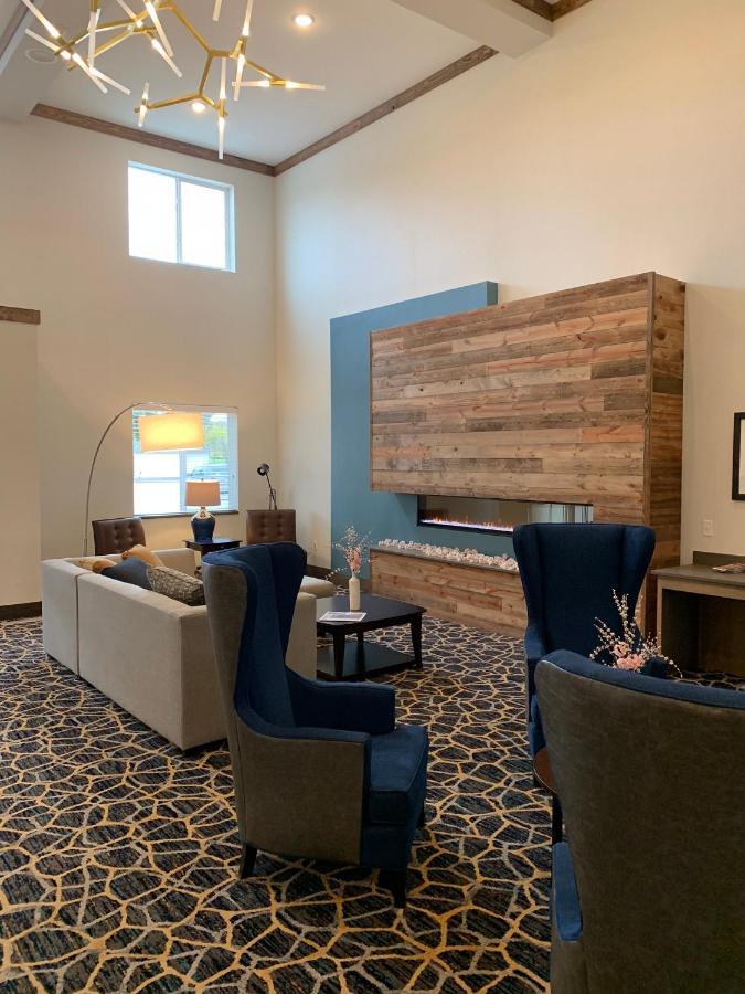 Little Crow Resort & Conference, Trademark By Wyndham Spicer Extérieur photo
